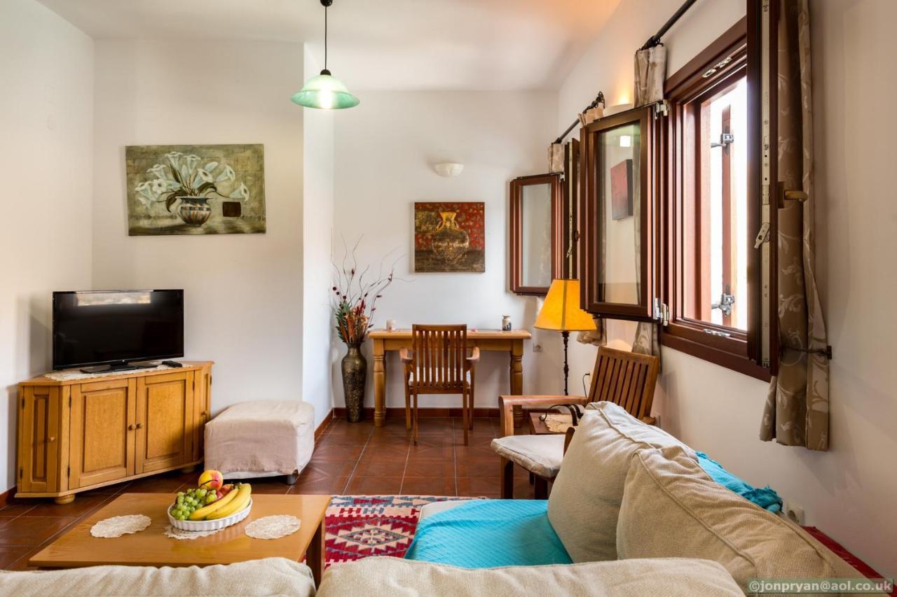 Perla Di Mare Apartment Сими Екстериор снимка
