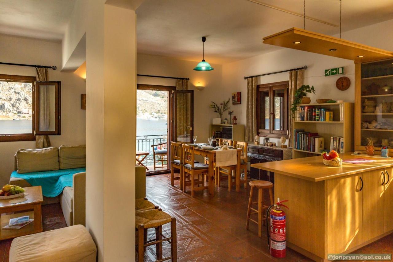 Perla Di Mare Apartment Сими Екстериор снимка